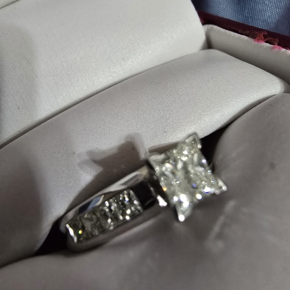 Helzberg Diamonds 14k White Gold Princess Diamond Engagement Ring 💞💎💍 - Picture 5 of 17